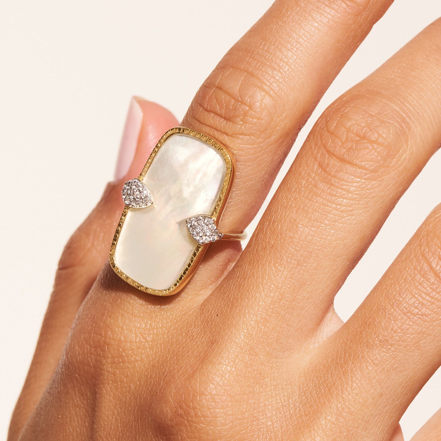 Comment mesurer sa taille de bague ? 2 astuces très simples.