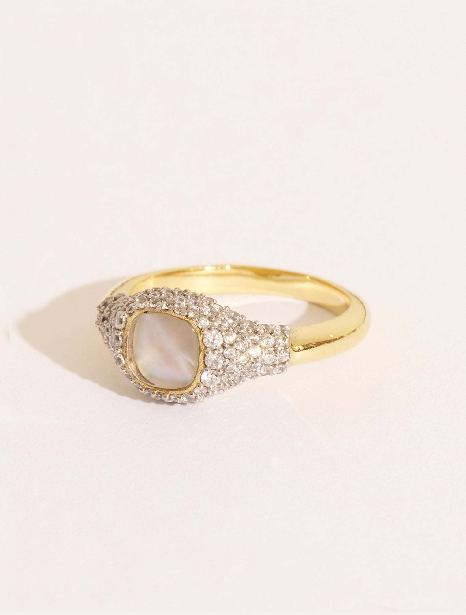 Holi Mother-of-pearl ring | Be Maad - Fine & delicate
