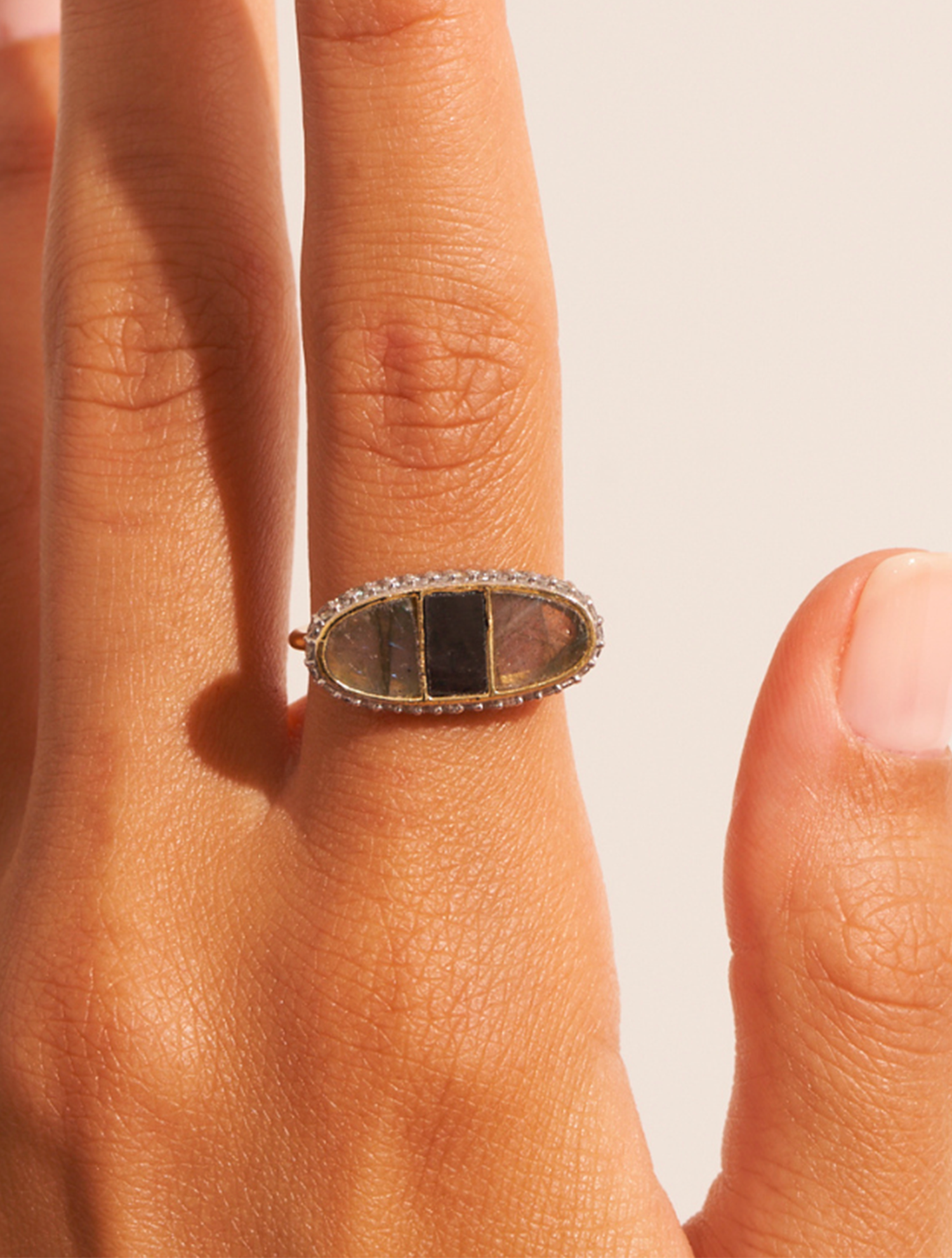 Bague Izy 1 - Onyx Texturé / Labradorite