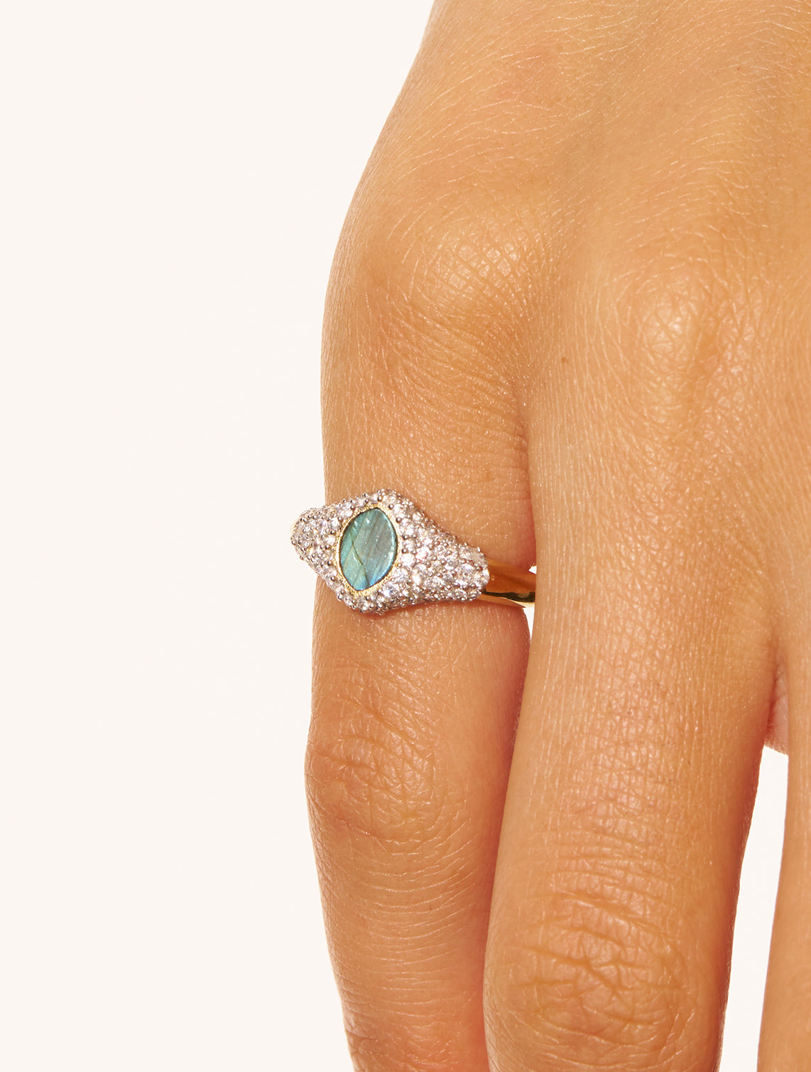 Bague_gigi_labradorite_pierre_grise_bleue_bijou_dore