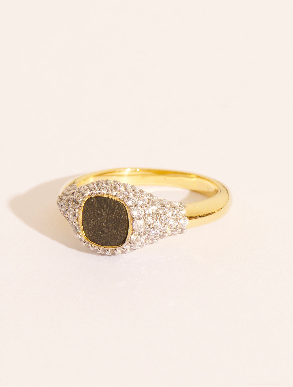 Bague_holi_obsidienne_doree_pierre_noire