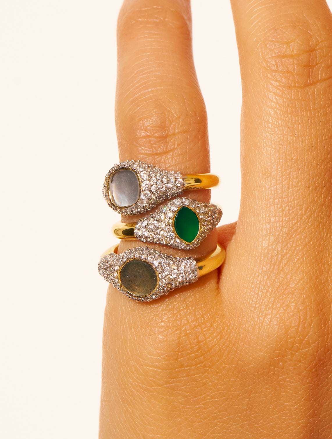 bemaad_newin_bague_sunny_holi_gigi_
