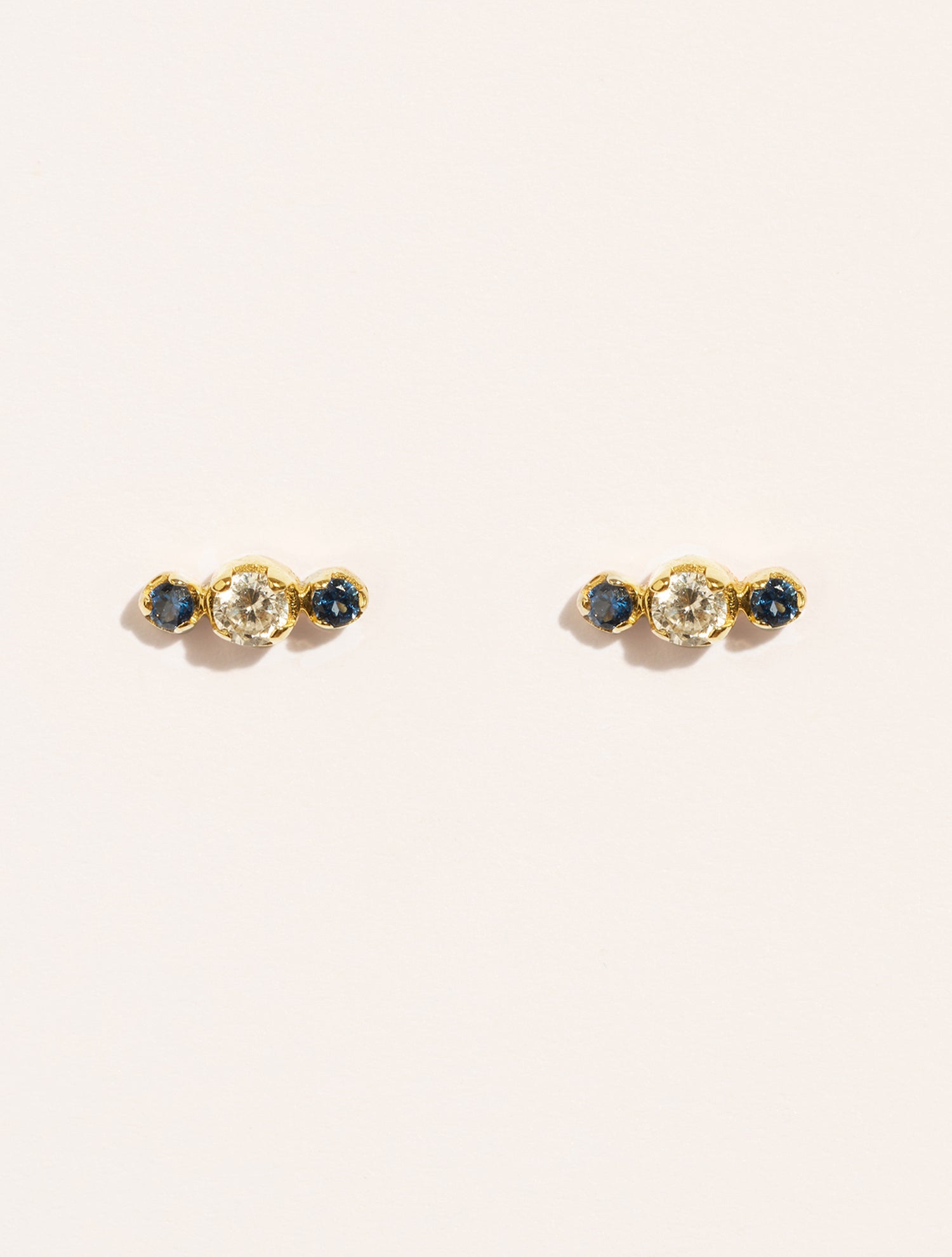 Boucles d'oreilles Dori - Zircons blancs et bleus