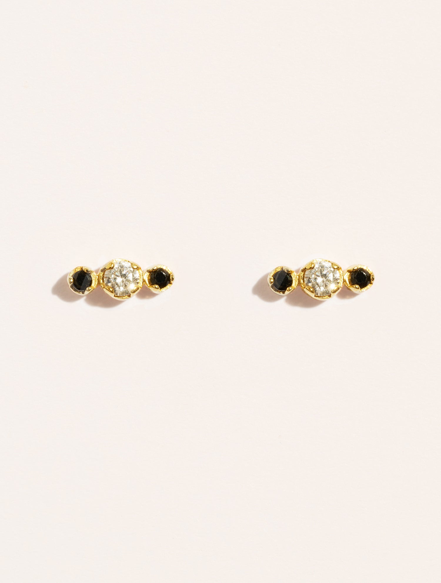 Boucles d'oreilles Dori - Zircons Blancs et Noirs