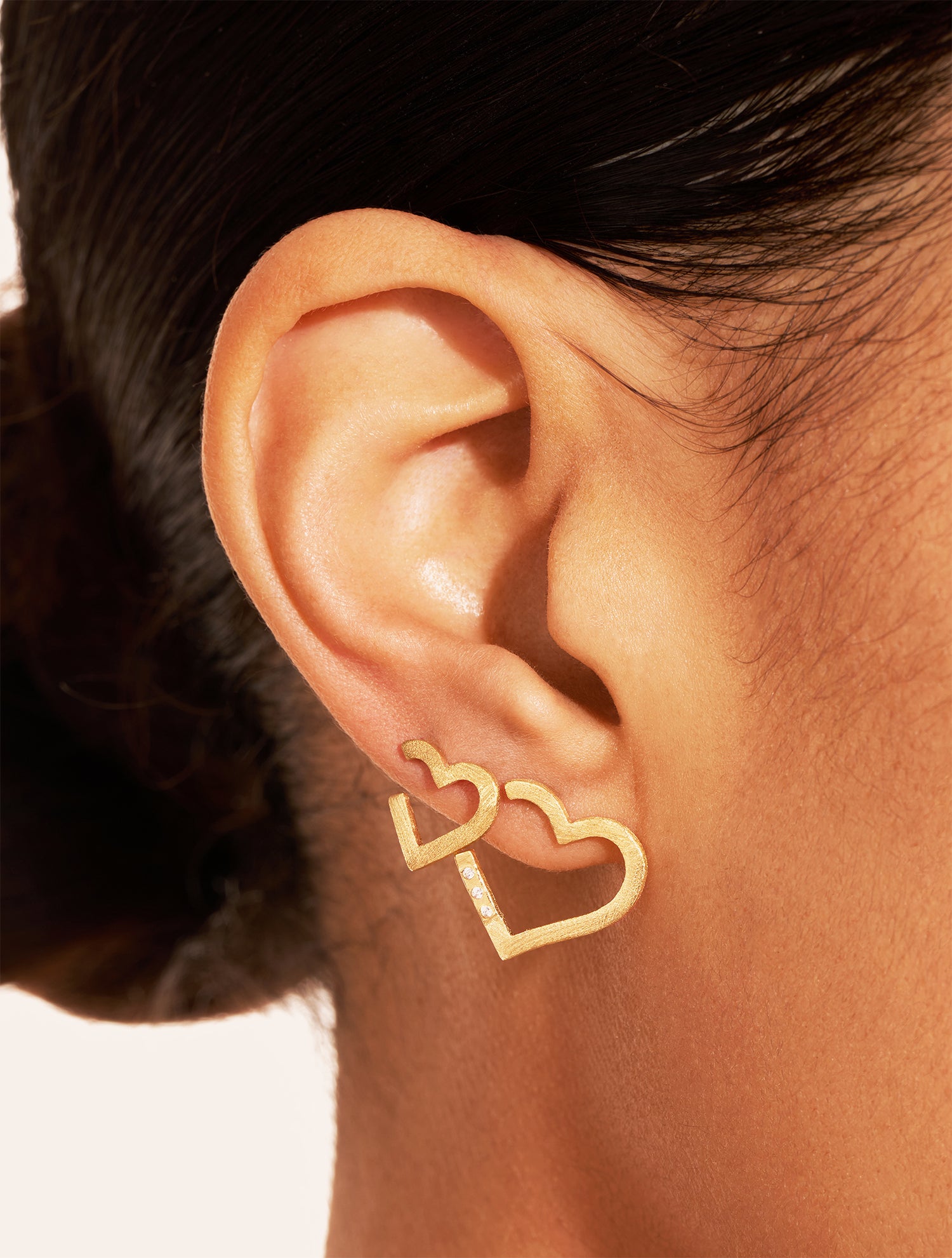 Magnetic Heart Earrings - White Zircons