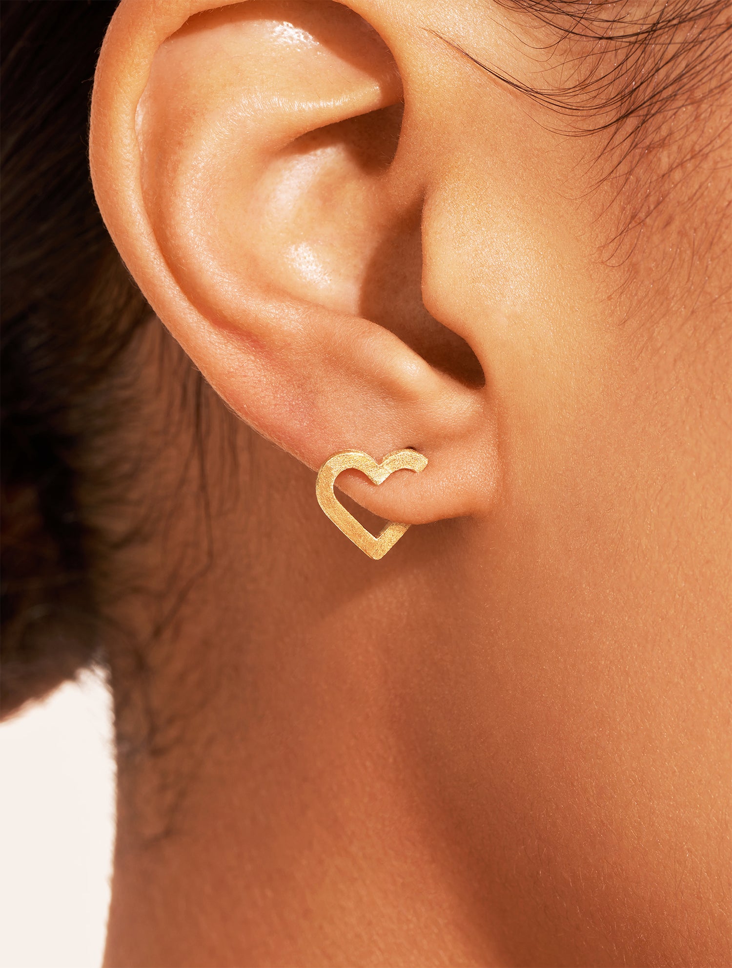 Mini Magnetic Heart Earrings - White Zircons