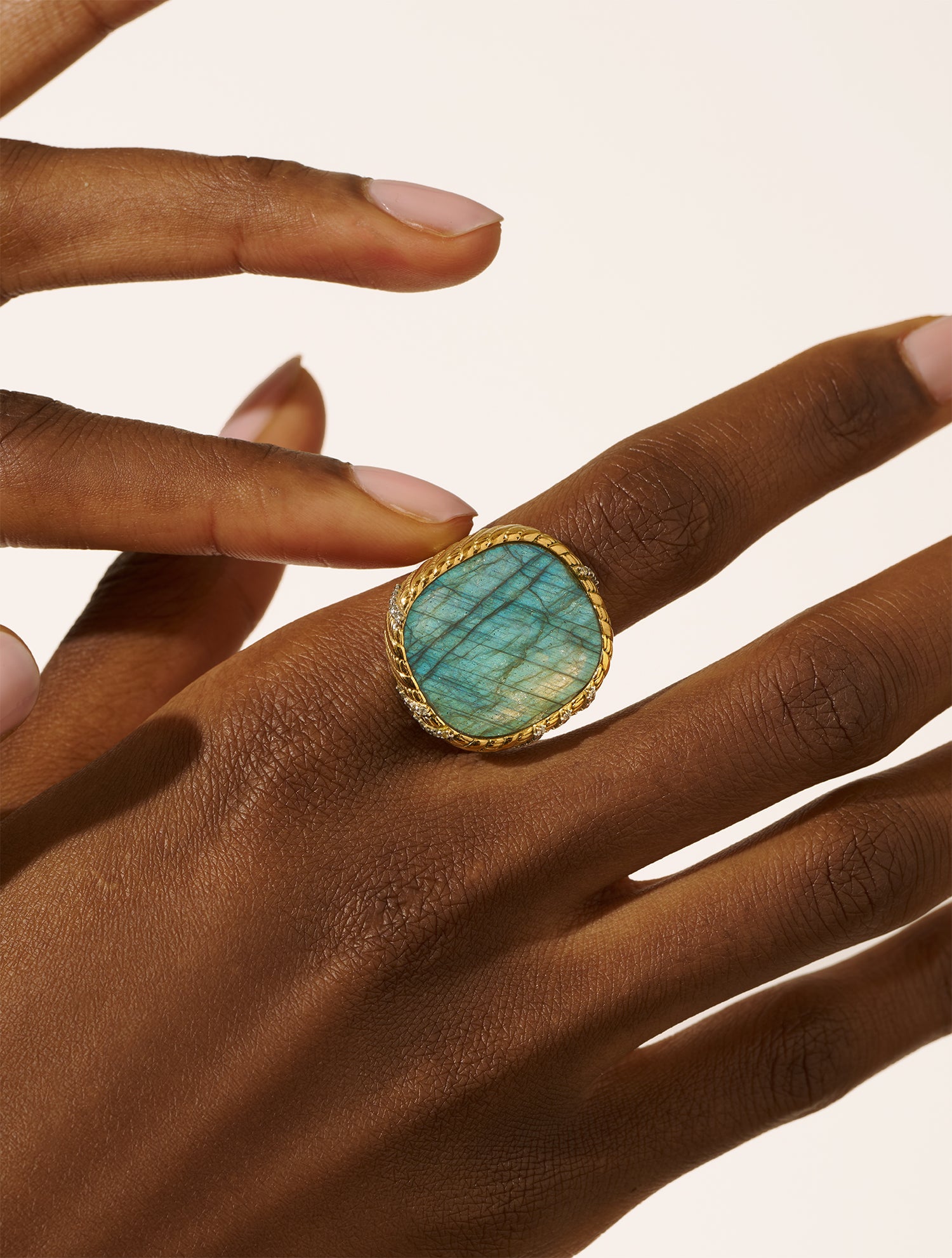 Dona Ring - Labradorite