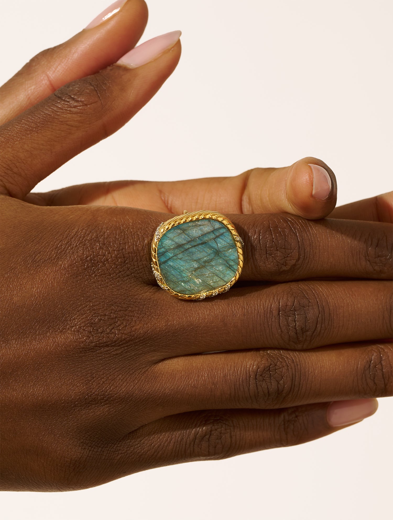 Dona Ring - Labradorite