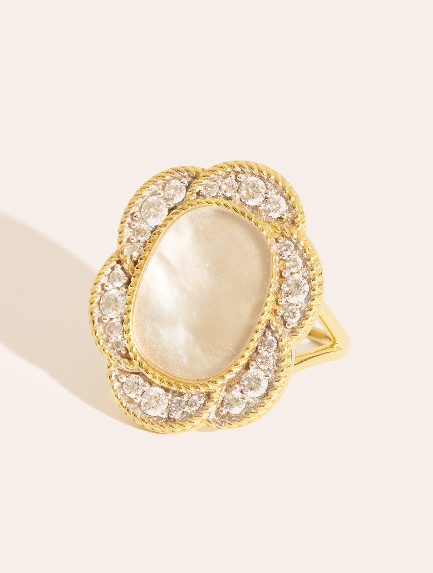 Esmée Ring - Mother of Pearl