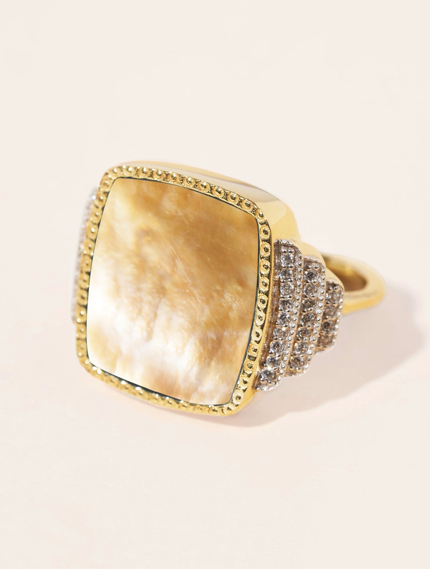 Bague Kara - Nacre rose