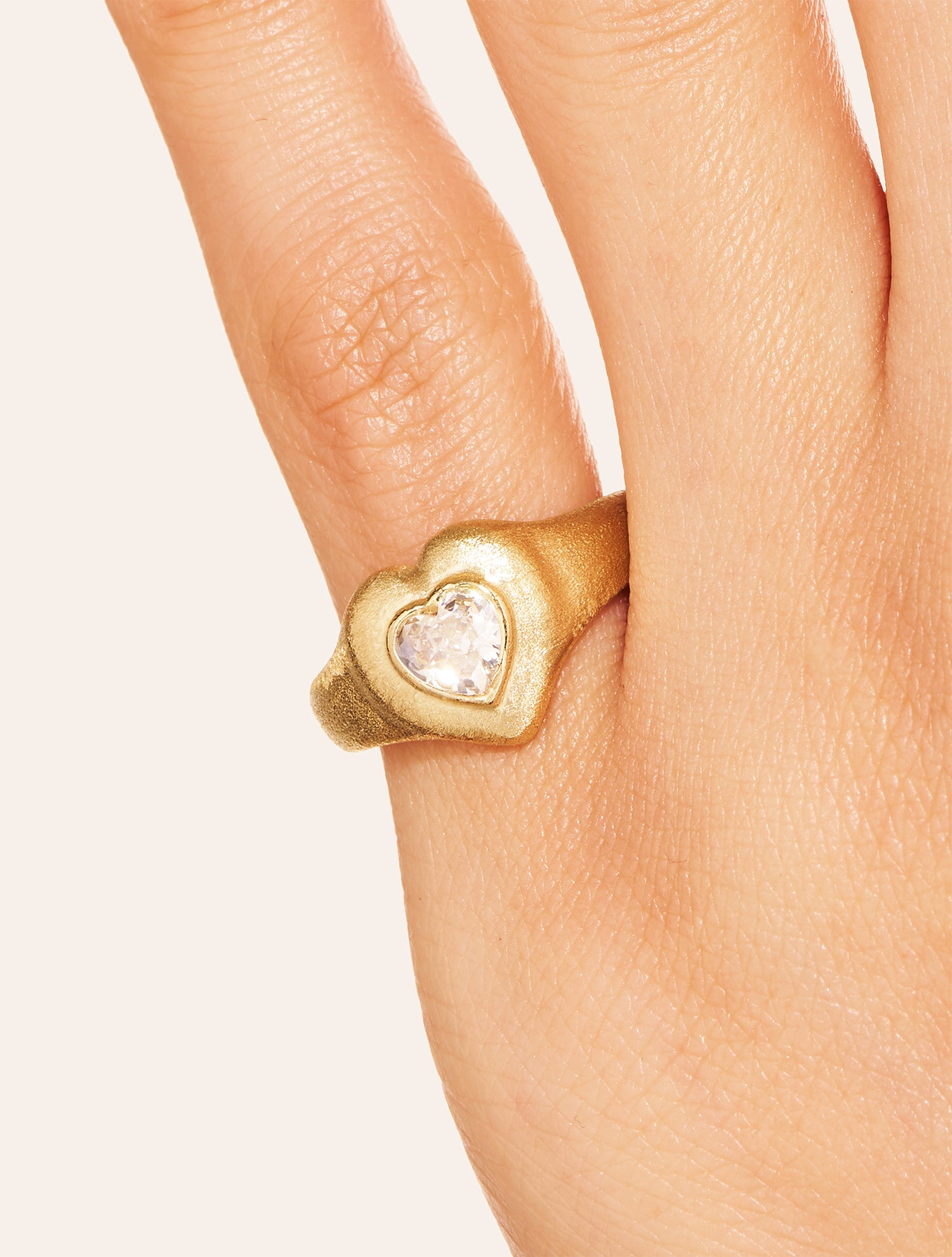 Magnetic Heart Ring - White Zircon