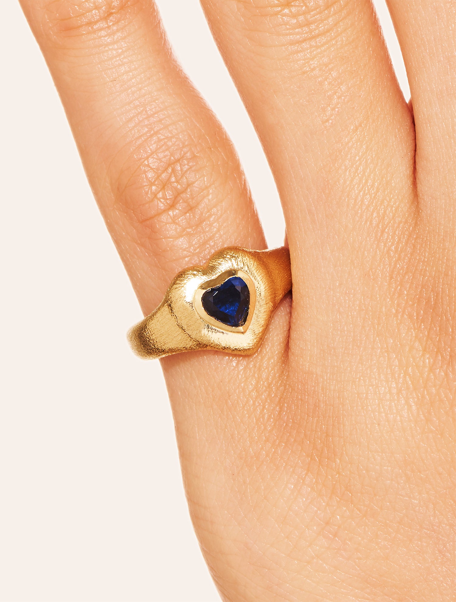 Magnetic Heart Ring - Blue Colored Quartz