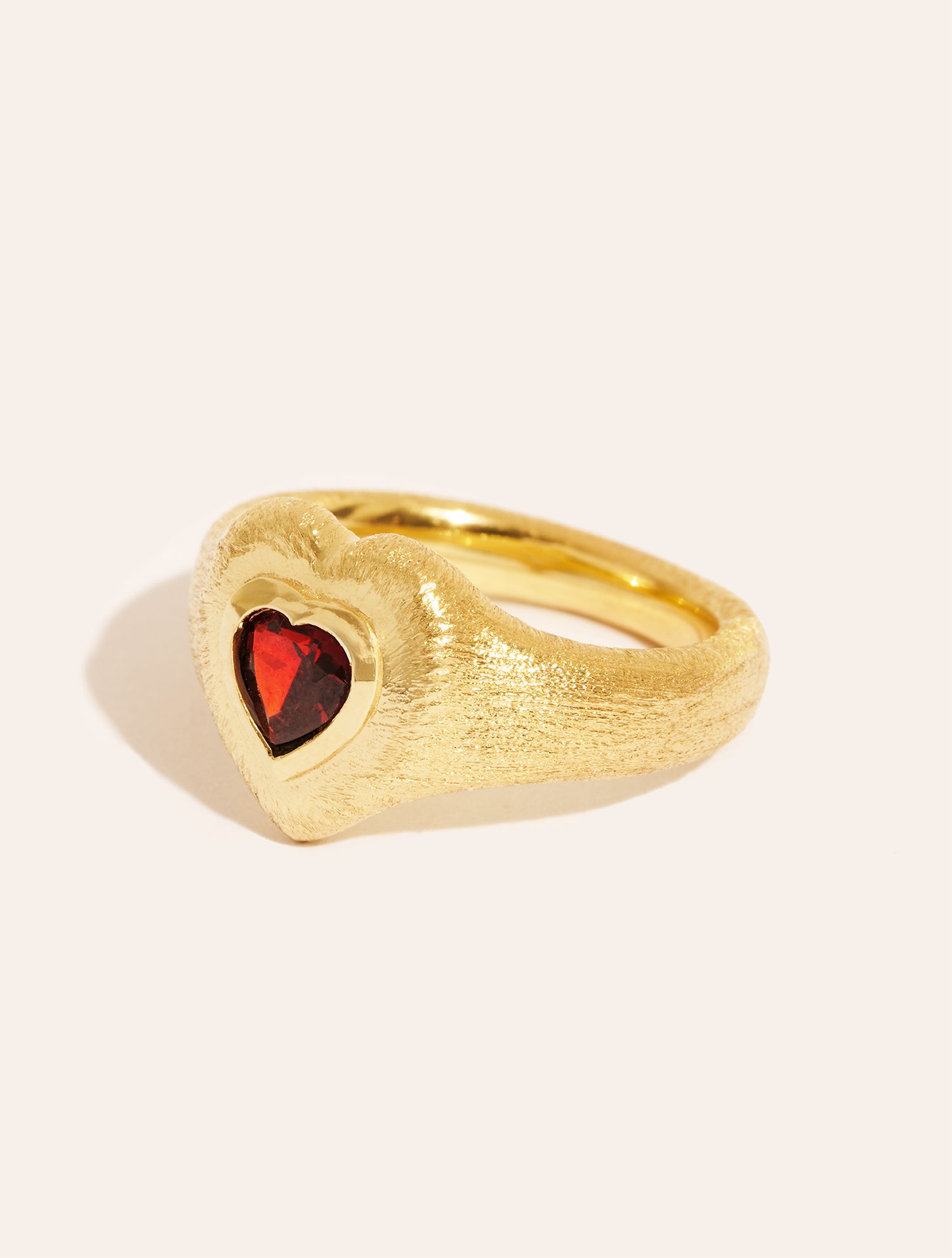 Magnetic Heart Ring - Burgundy Colored Quartz