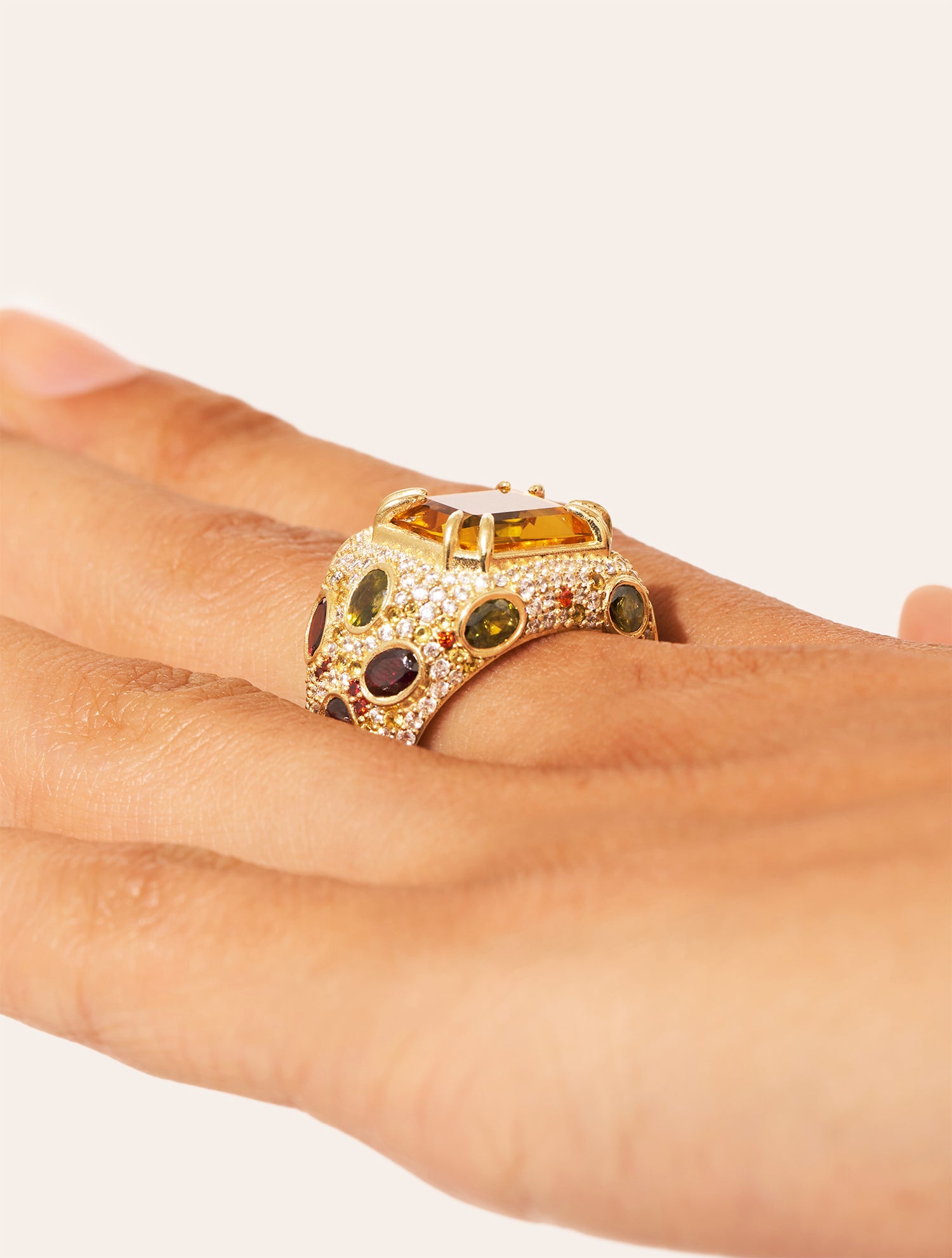 Panther Ring - Yellow colored quartz