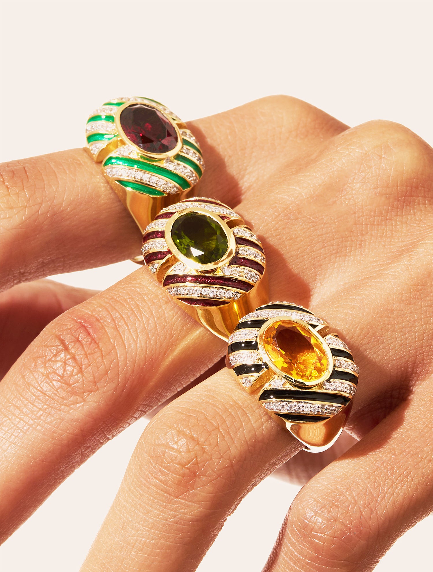 Zèbre Ring – Garnet-Toned Quartz & Green Enamel