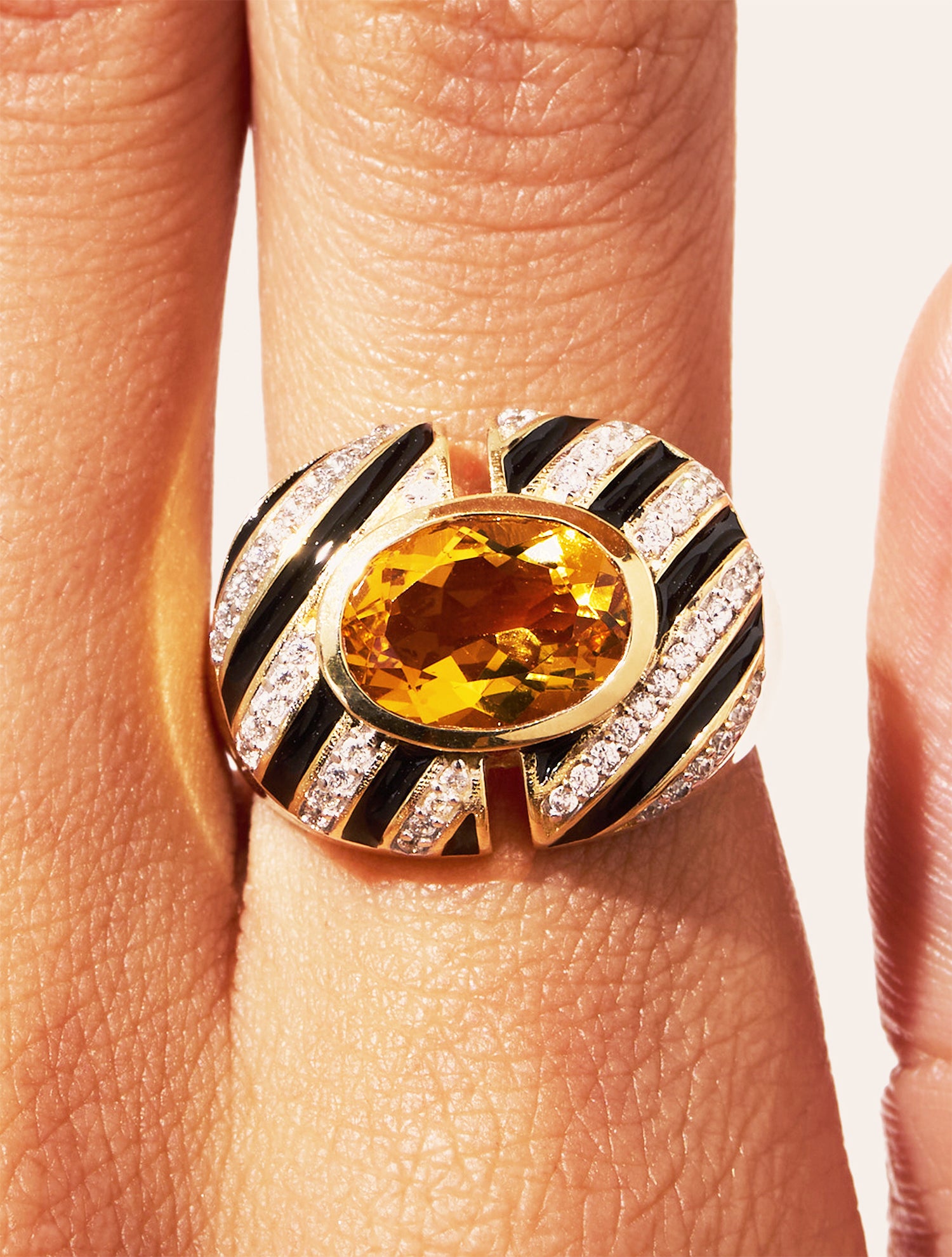 Zèbre Ring - Yellow Colored Quartz & Black Enamel