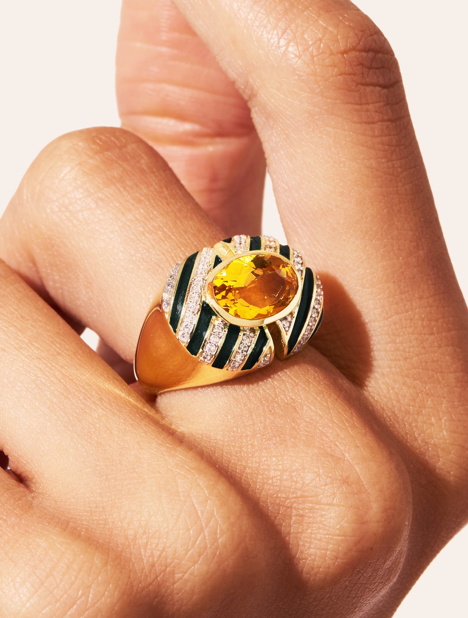 Bague Zèbre - Quartz coloré jaune & émail noir