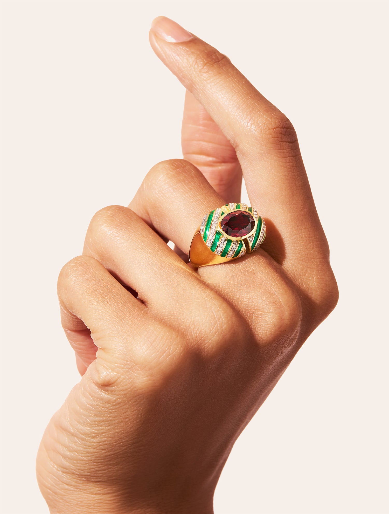 Zèbre Ring – Garnet-Toned Quartz & Green Enamel