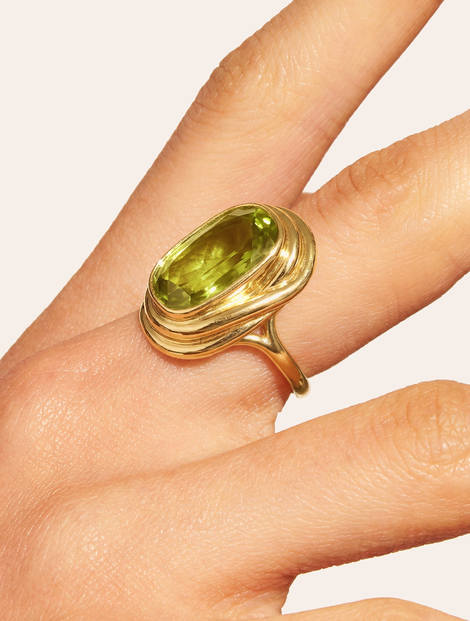 Bague ovale - quartz coloré vert clair - Riviera