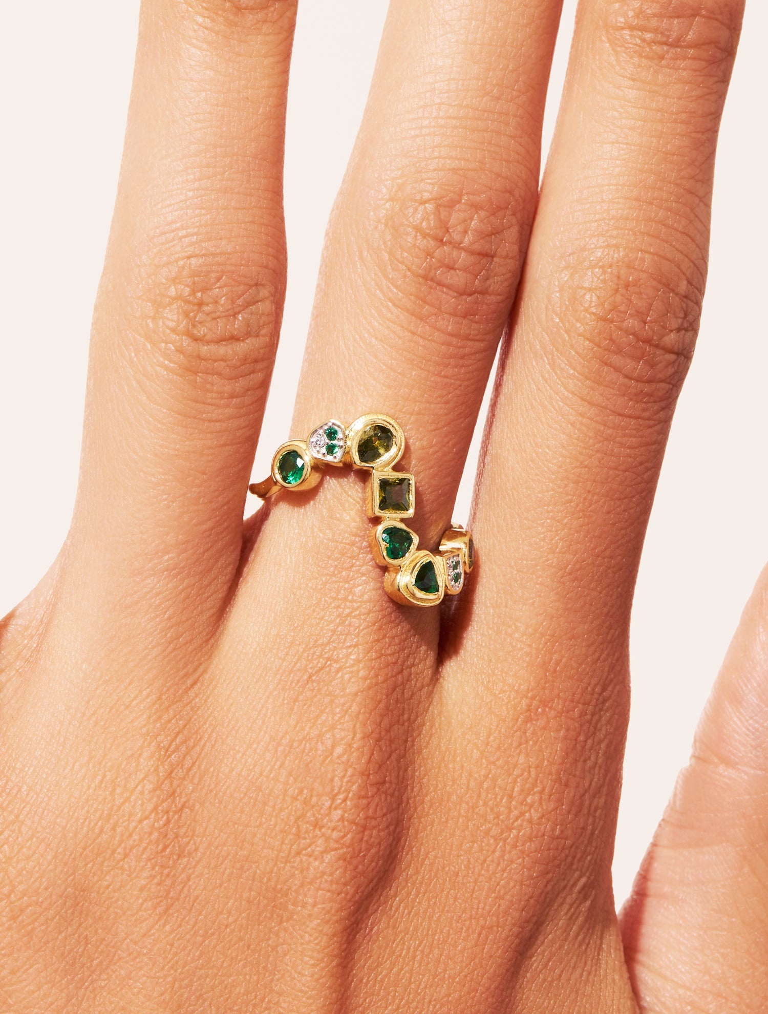 Rivière Ring – Green Zircons
