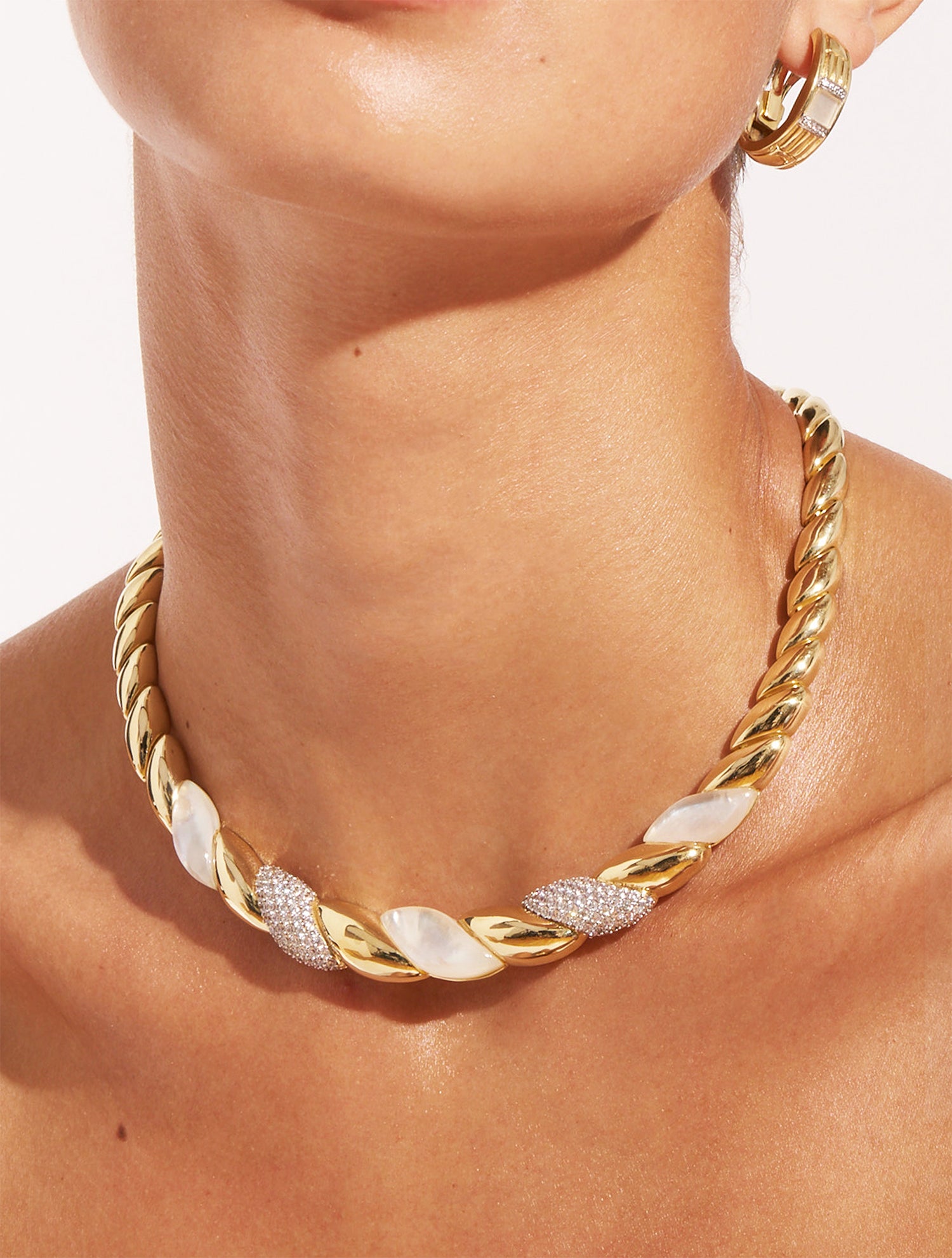 Amenza Necklace - Mother of Pearl