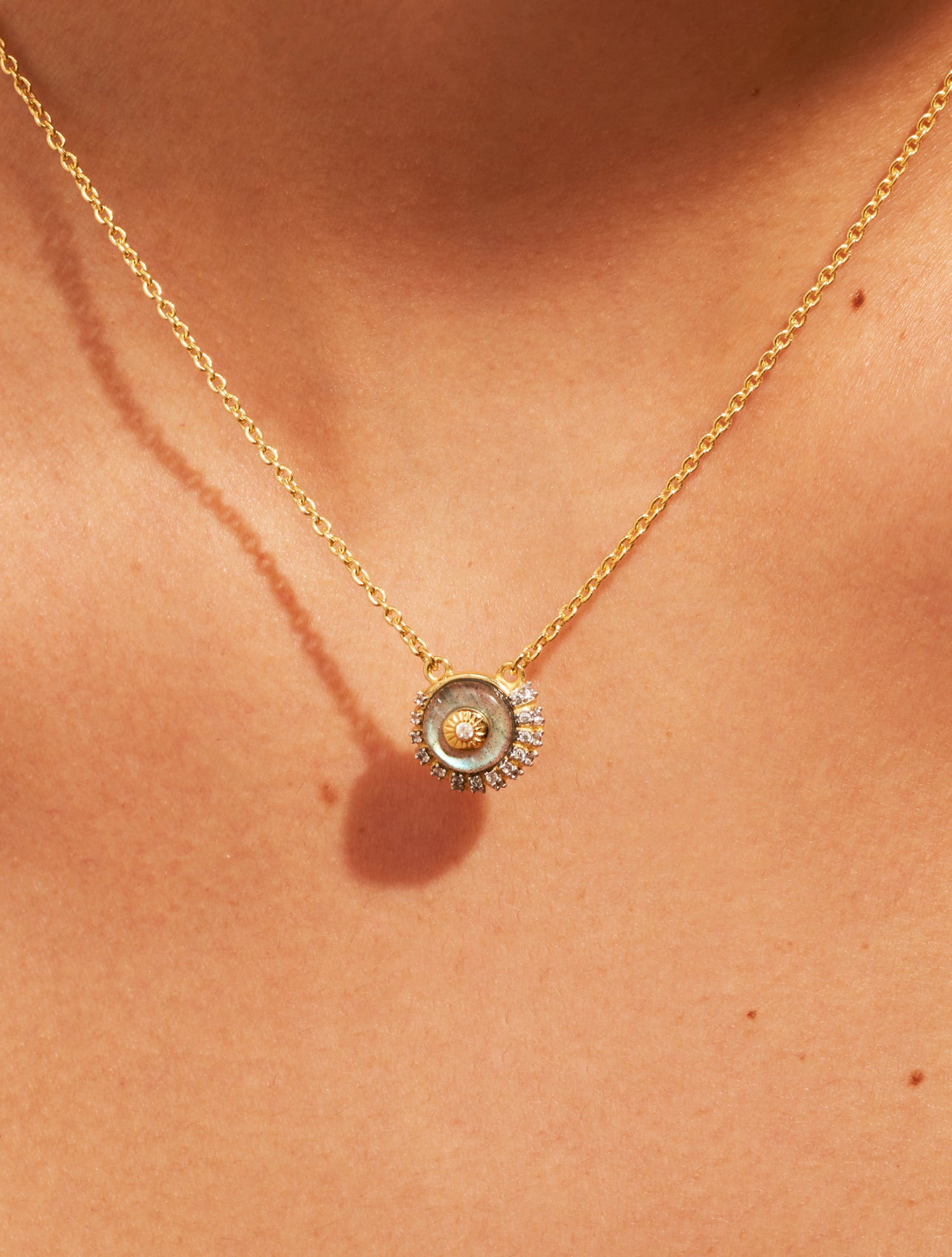 Shell necklace - Labradorite