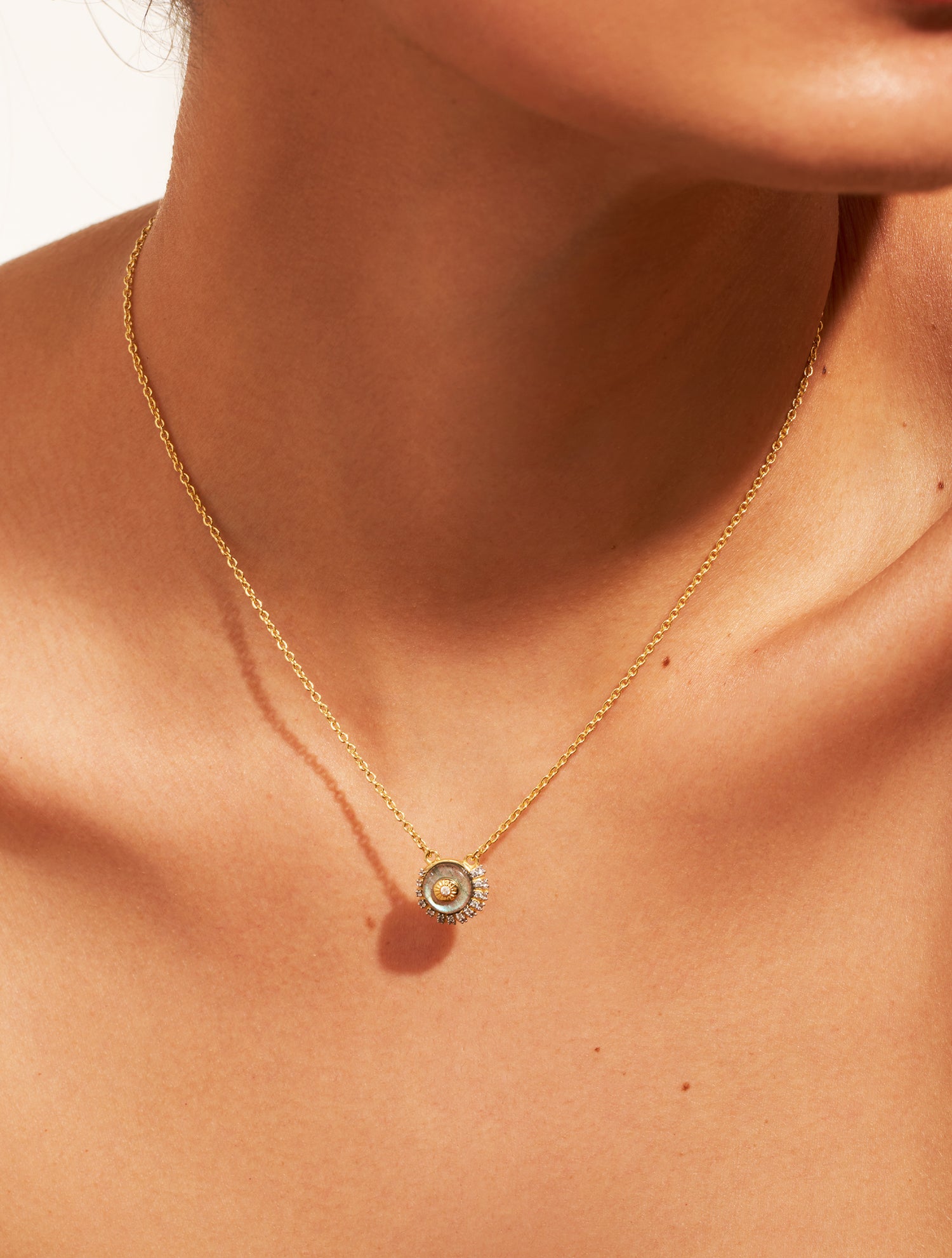 Shell necklace - Labradorite