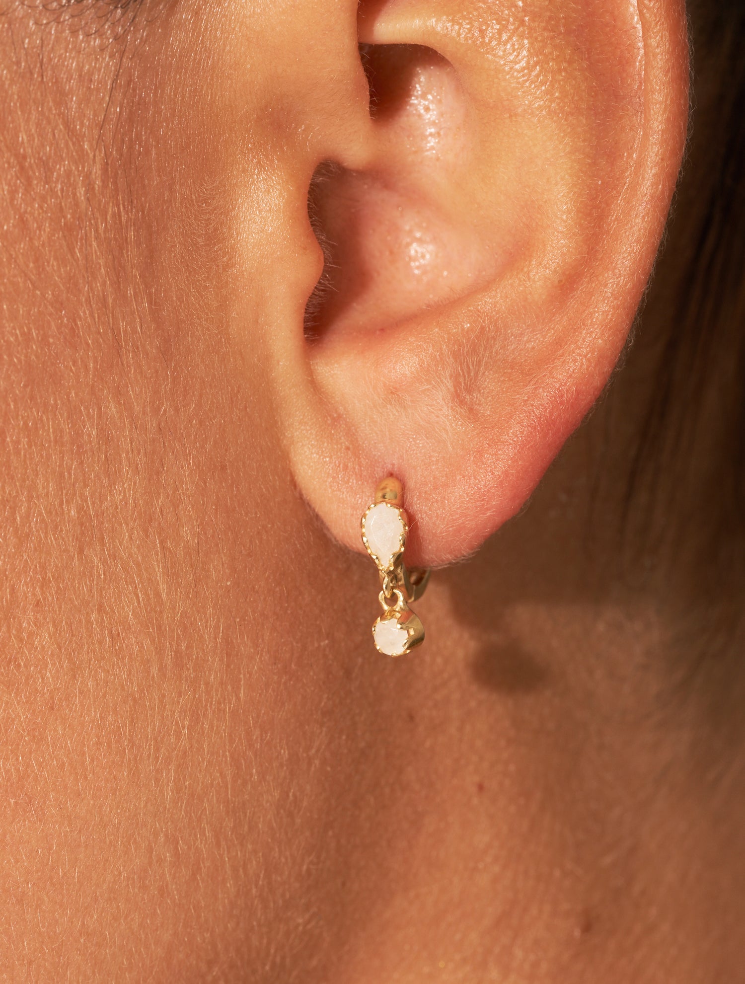 Safra Earrings - Moonstone