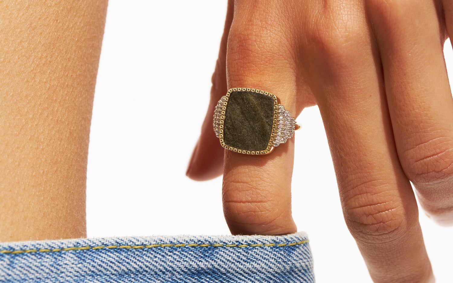 bague_kara_obisidenne_doree_bijou_dore_pierre_noire