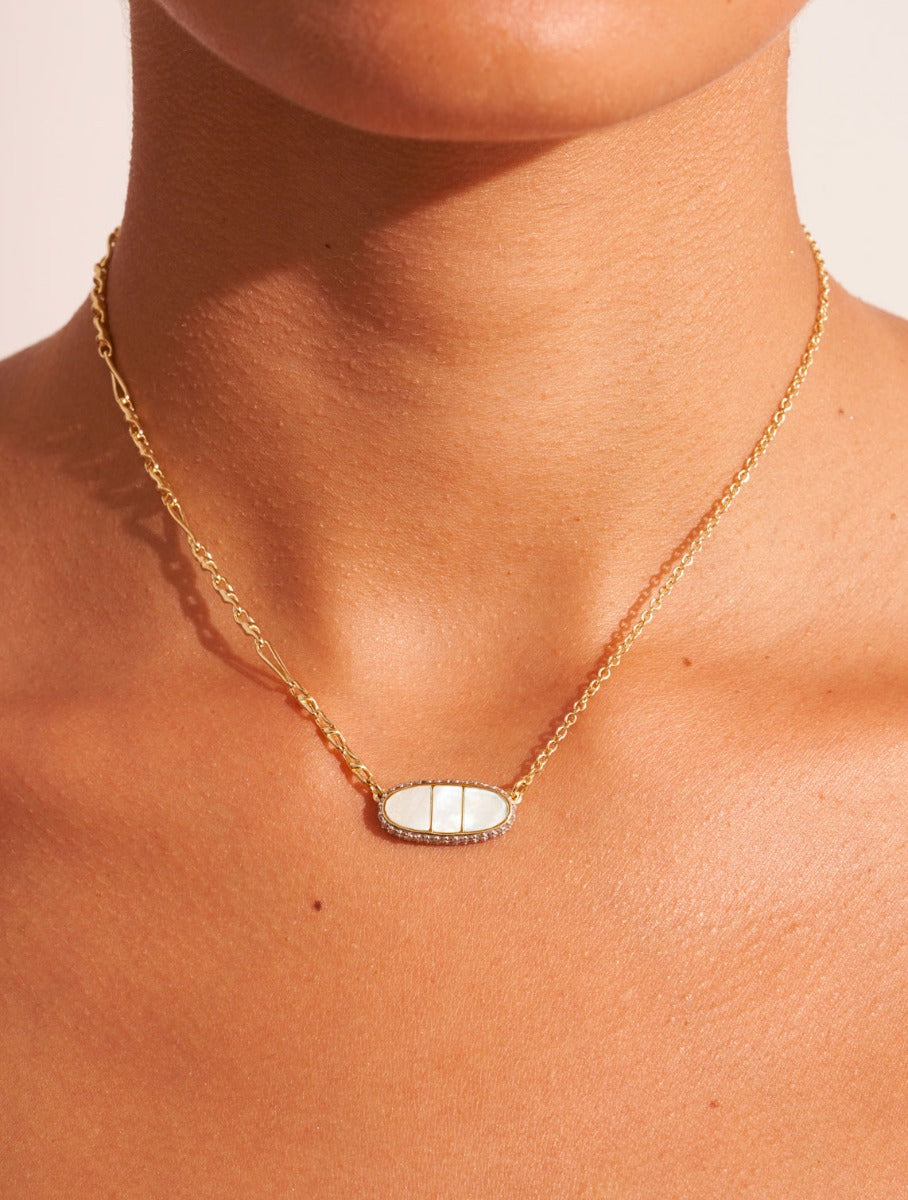 Izy Necklace - Mother of Pearl