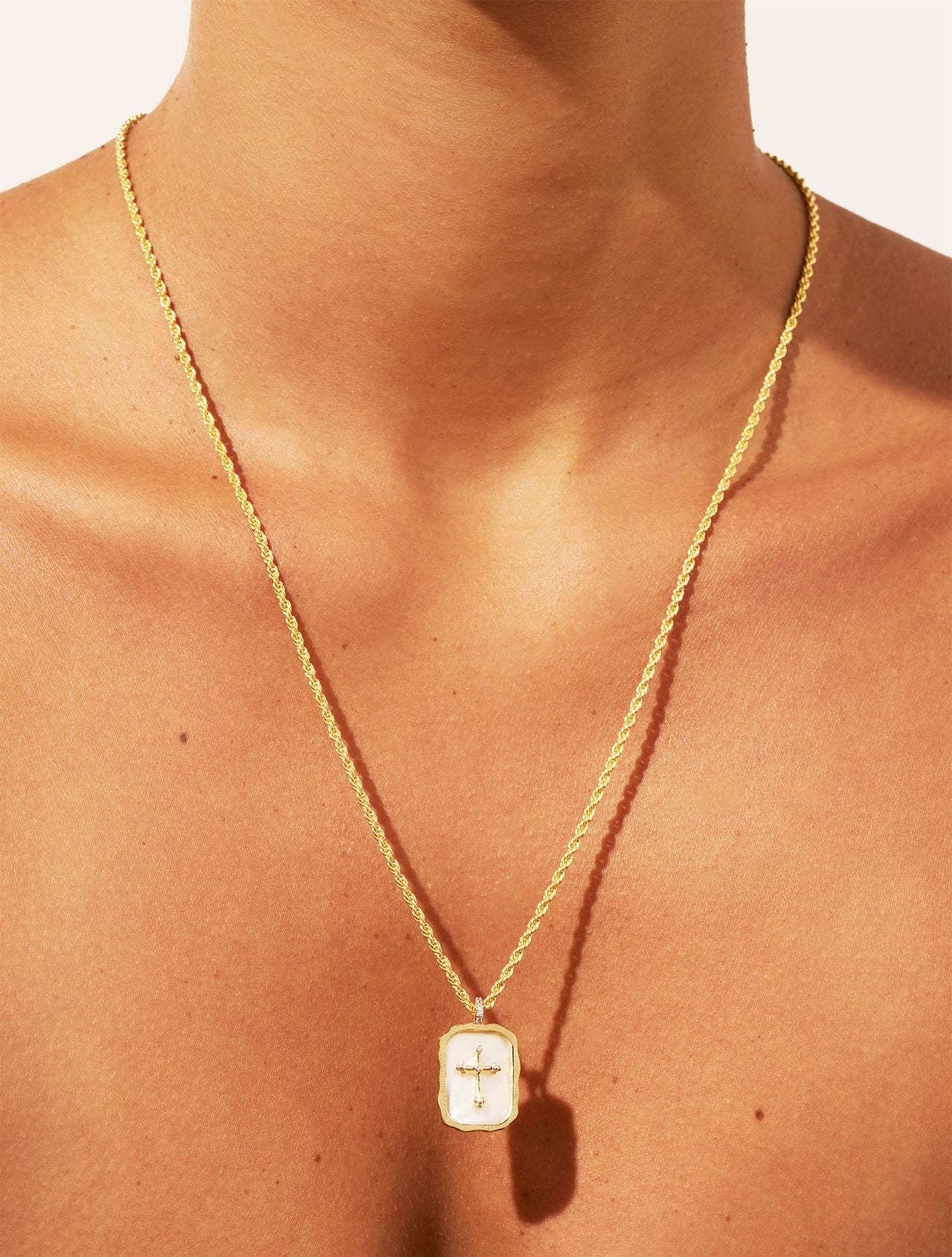 Manifeste Necklace – Cross